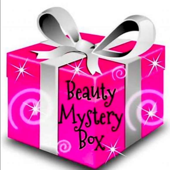Other - BEAUTY MYSTERY BOX 💄💅💋👄 (LARGE)